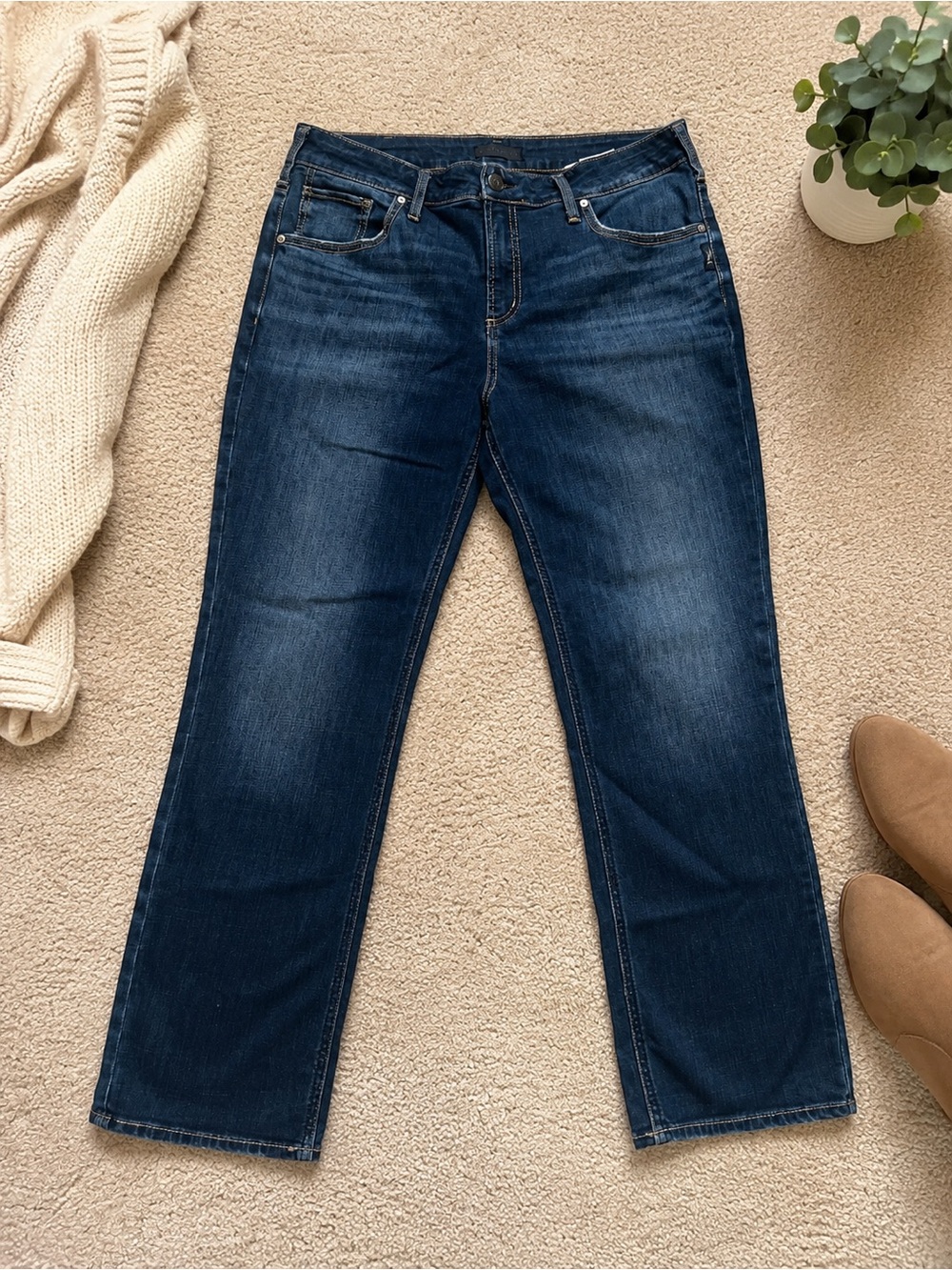 👖Silver Jeans Co Avery Straight Leg Jeans Dark Wash Women’s Size 33/29👖